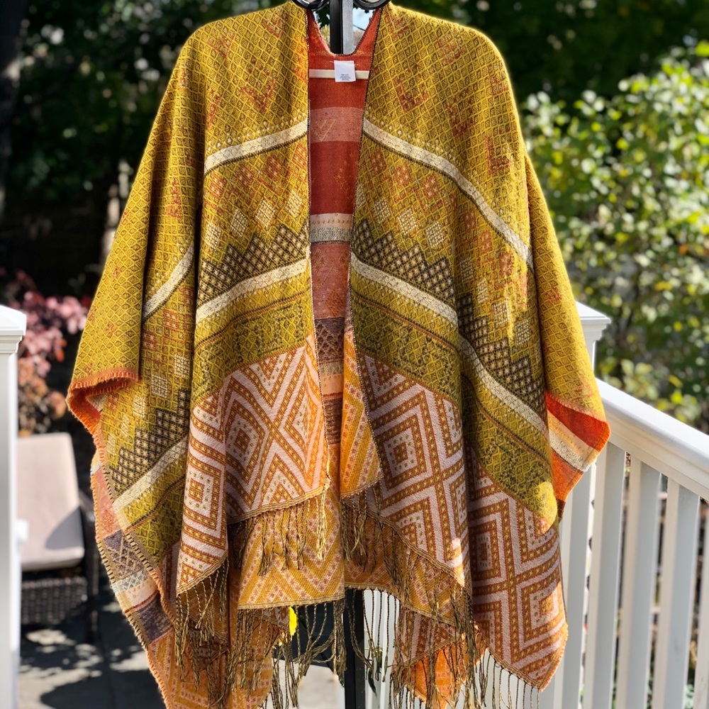Francescas Collection Knit Shawl - Picture 10 of 10